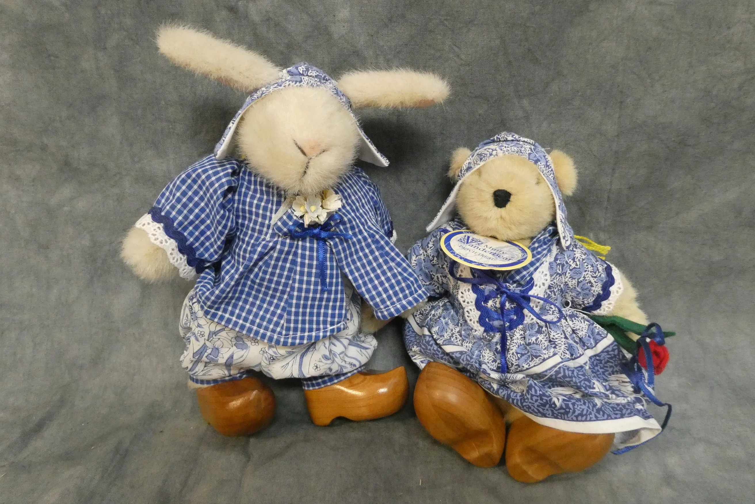 Dutch Treat Muffy VanderBear & Hoppy Hare