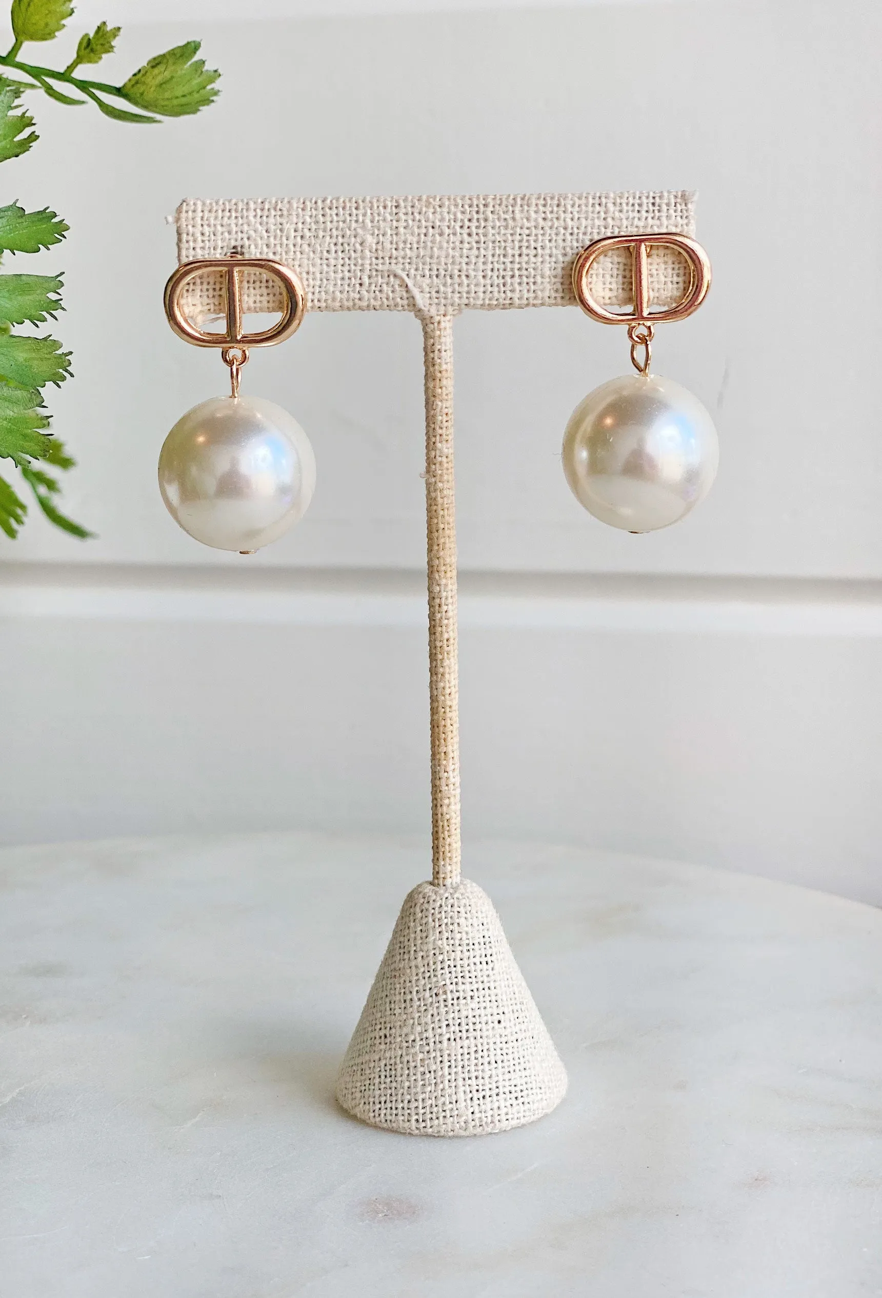 Easy To Love Pearl Earrings