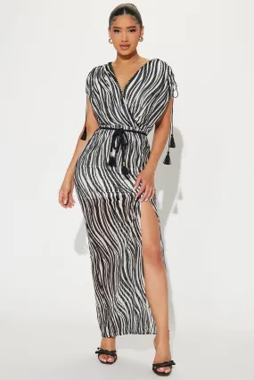 Living In It Textured Maxi Dress - Black/combo