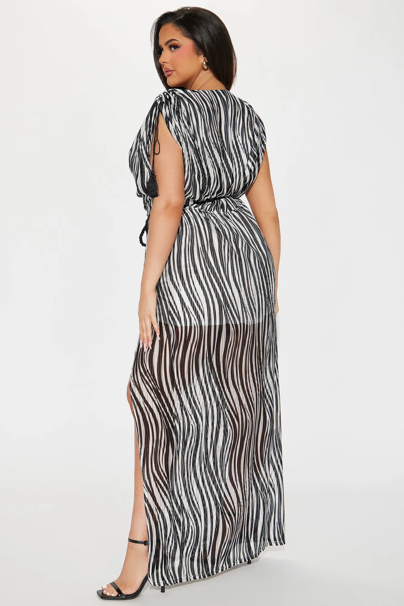 Living In It Textured Maxi Dress - Black/combo